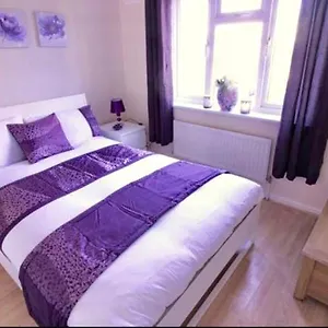Grundystreet32 Homestay